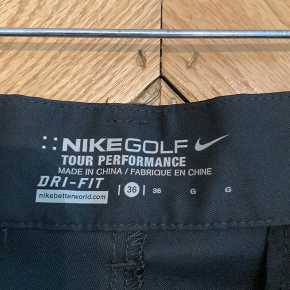 Men’s Nike Golf Dri-Fit Shorts 36” Waist - Picture 3 of 4